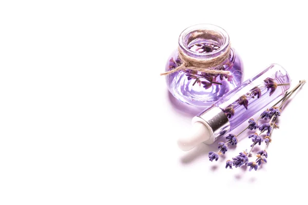 Olio di aromaterapia e lavanda, spa, concetto sano — Foto Stock