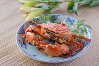 Crab with sauce
