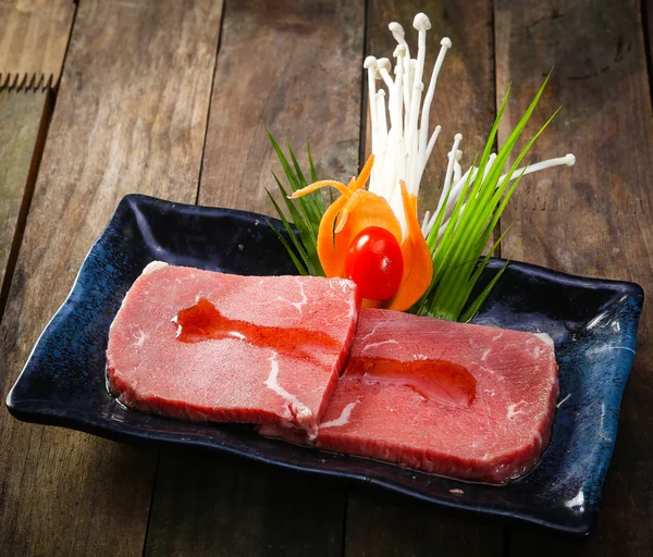 Set of beef slice on wooden background — Φωτογραφία Αρχείου