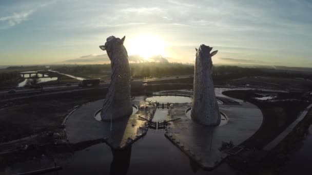 Fotografia aérea dos Kelpies — Vídeo de Stock