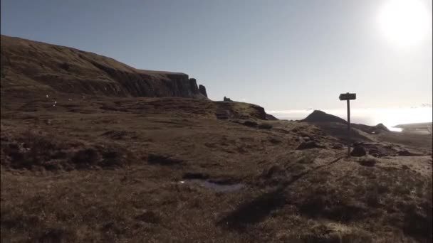 Fotografia aérea do Quairang em Skye, Escócia — Vídeo de Stock