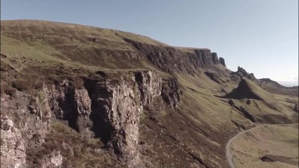 Fotografia aérea do Quairang em Skye, Escócia — Vídeo de Stock