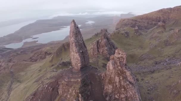 Aerial shot of the beautiful landscape around the Old man of Storr — Stock Video