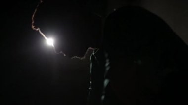 Hibernian soyunma odaları ile ışık parlaması, Mart 2015 Fc bir maç için hazır Başlarken bir futbolcu silüeti