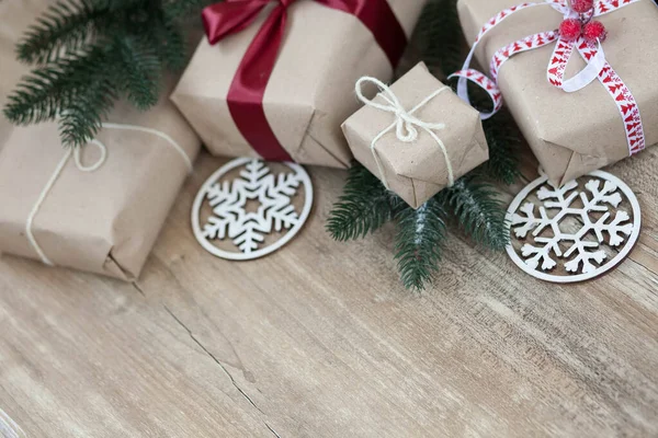 Рождественские Подарки Коробки Деревянном Фоне Новогодние Подарки — стоковое фото
