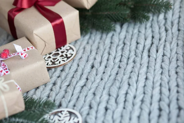 Подарочные Коробки Лентами Трикотажном Фоне Рождественские Новогодние Подарки Поздравления Подарки — стоковое фото