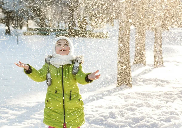 Happy Girl Winter Clothes Playing Park — 스톡 사진