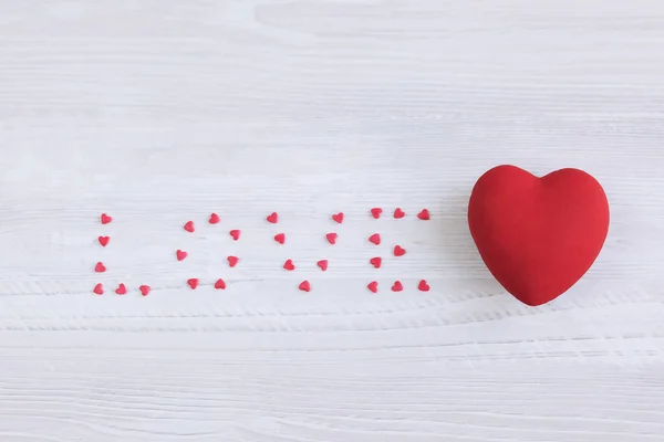 Dia Dos Namorados Fundo Com Corações Coração Vermelho Mesa Madeira — Fotografia de Stock