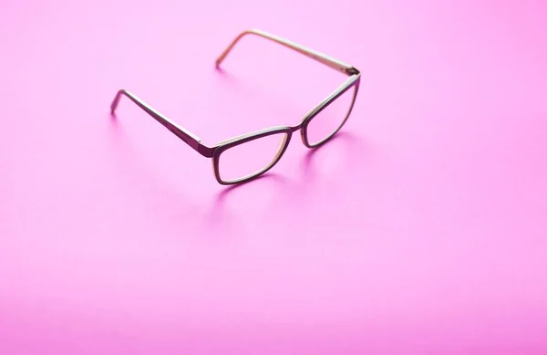 Brille Auf Farbigem Hintergrund — Stockfoto