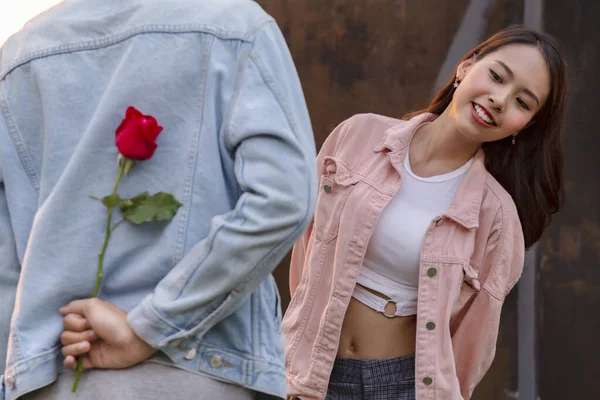 Jovem Casal Feliz Amor Romântico Primeiro Encontro Relacionamento Ásia Adolescente — Fotografia de Stock