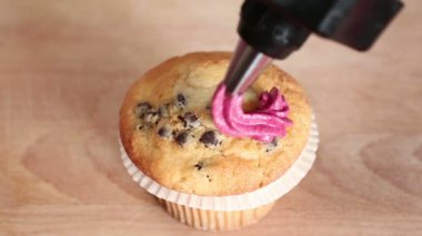 Şef ile krem ve Kek süsle