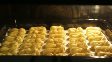 Eklerleri timelapse pişirme video