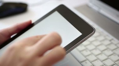Executive Office dijital tablet üzerinde çalışan