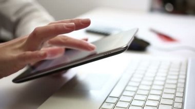 Executive Office dijital tablet üzerinde çalışan