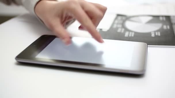 Woman uses touch screen smartphone — Stock Video