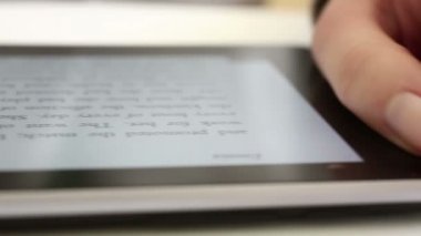 Dijital tablet üzerinde okuma