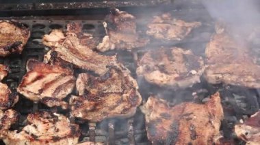 Biftek ve barbekü ızgara kaburga