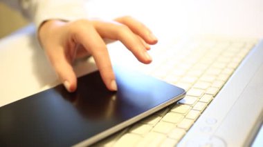 Executive Office dijital tablet üzerinde çalışan
