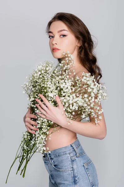 Shirtless Woman Holding Bouquet Baby Breath Isolated Grey — Stock Photo, Image