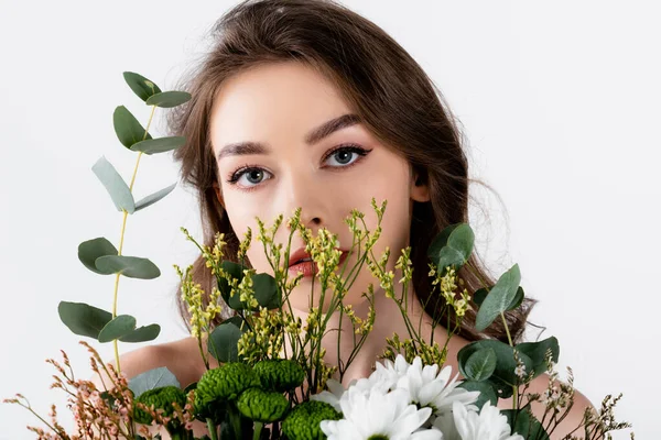 Brunette Woman Naked Shoulders Looking Camera Flowers Isolated Grey — Stock Photo, Image