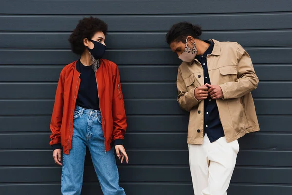 Young African American Woman Man Stylish Protective Masks Posing — Stock Photo, Image