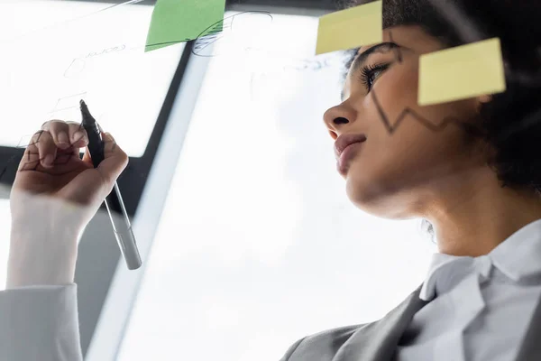 Low Angle View African American Businesswoman Writing Glass Board — Stock Photo, Image