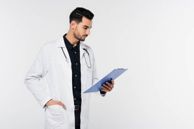 Gri panoya bakan Arap doktor 