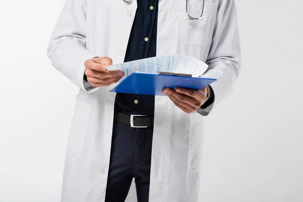 Cropped View Doctor Holding Presse Papiers Isolé Sur Gris — Photo