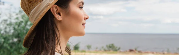 Pleased Woman Sun Hat Sea Banner — Stock Photo, Image