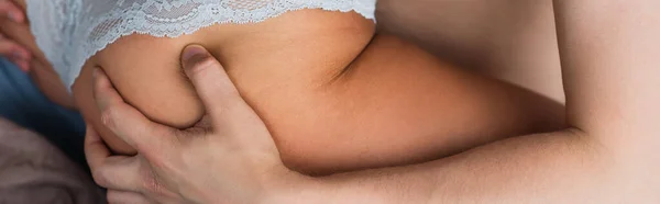 Vue Recadrée Homme Passionné Touchant Les Fesses Femme Bannière — Photo