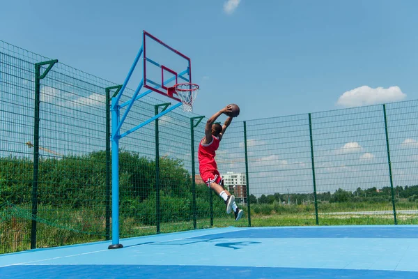 African American Player Jumping Basketball Ball Hoop — Stock Photo, Image