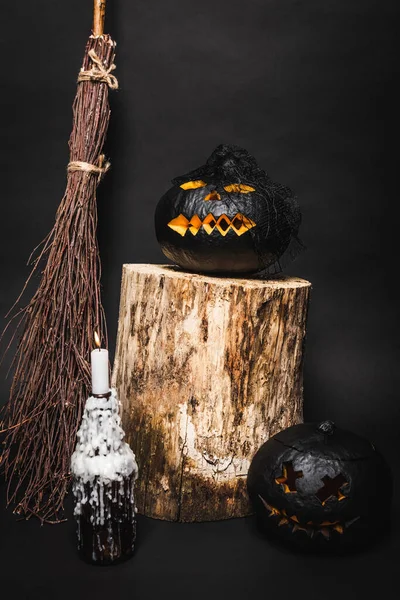 Broom Dark Pumpkin Wooden Stump Burning Candle Black — Stock Photo, Image