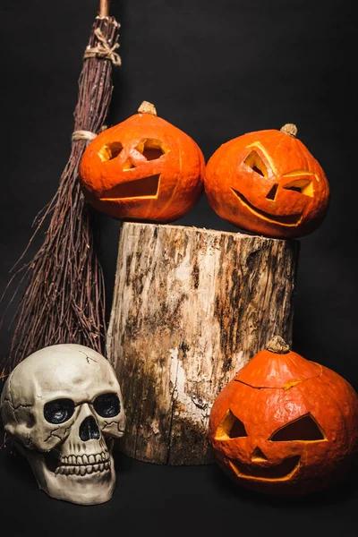Broom Orange Carved Pumpkins Wooden Stump Skull Black — Stock Photo, Image