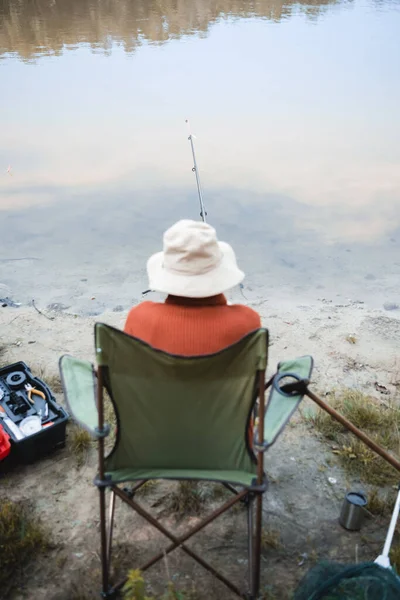 Back View Blurred Senior Man Fishing Walking Cane Lake Coast — Stock Photo, Image