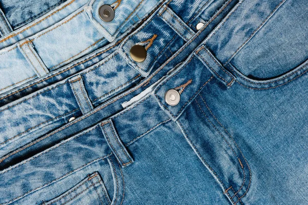 Vue rapprochée du jean bleu classique — Photo de stock