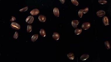 Kahve, kahve çekirdeklerinden yapılır.