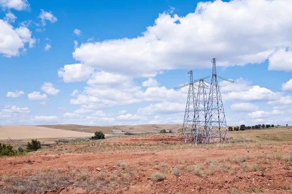 Поддержка передачи энергии в пустыне — стоковое фото