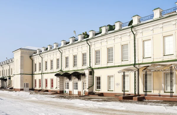 Оренбурзьке Гостинний двір в зимовий період. Внутрішній фасад — стокове фото