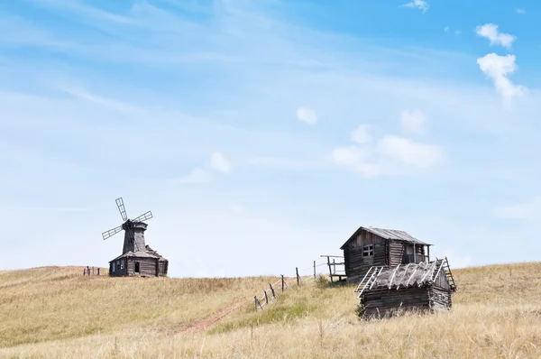 Pueblo abandonado. Paisaje rural —  Fotos de Stock