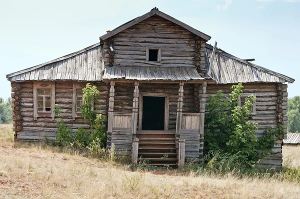 Oude houten huis — Stockfoto