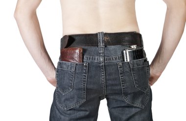 Cüzdan ve sırtında bir şişeye erkek kot pantolon cep