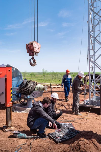 Orenburg Russland Mai 2020 Aufstellung Einer Windkraftanlage Arbeiter Und Ingenieure — Stockfoto