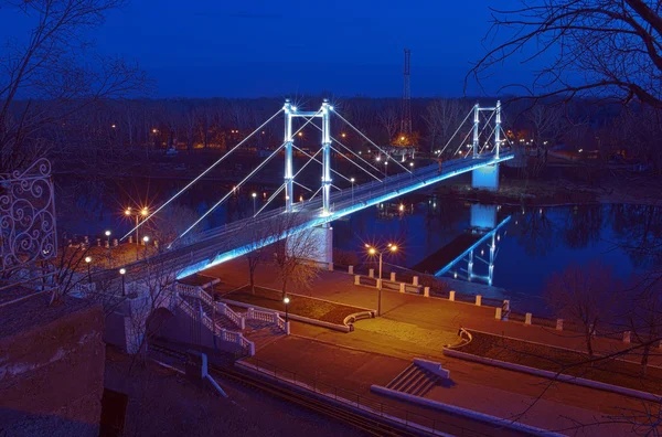 ウラル山脈を渡る橋。オレンブルク, ロシア — ストック写真