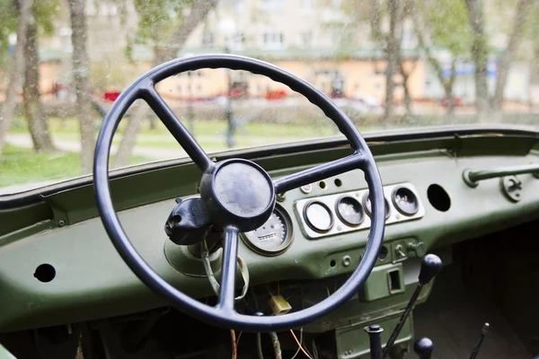 Eski bir araba Uaz-469 iç