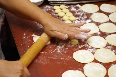 Mantı, haddeleme hamur pişirme