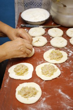 Tat ev mutfakta hazırlanması