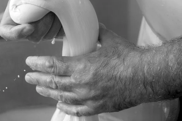 bir süt mozzarella hazırlanması
