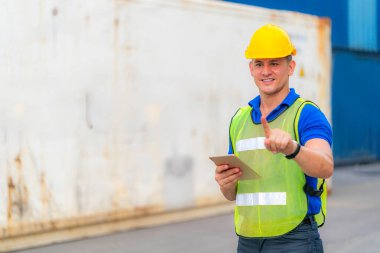 Teftiş Mühendisi konteynır deposunda ekipman teftişi, Proaktif bakım konsepti, konteynır deposunda çalışma, kontrol listesi