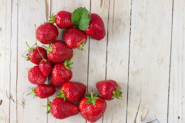 Olgun çilek. Sağlıklı beslenme