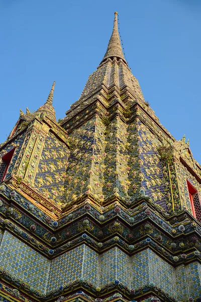 Thailändische Architektur wat pho, bangkok, thailand — Stockfoto